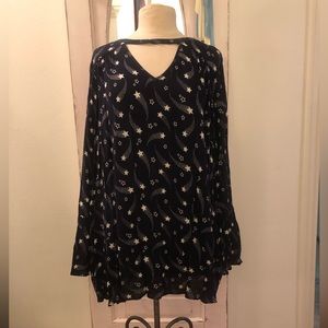 Ladies top from Lane Bryant in navy/star pattern long sleeves in size 20